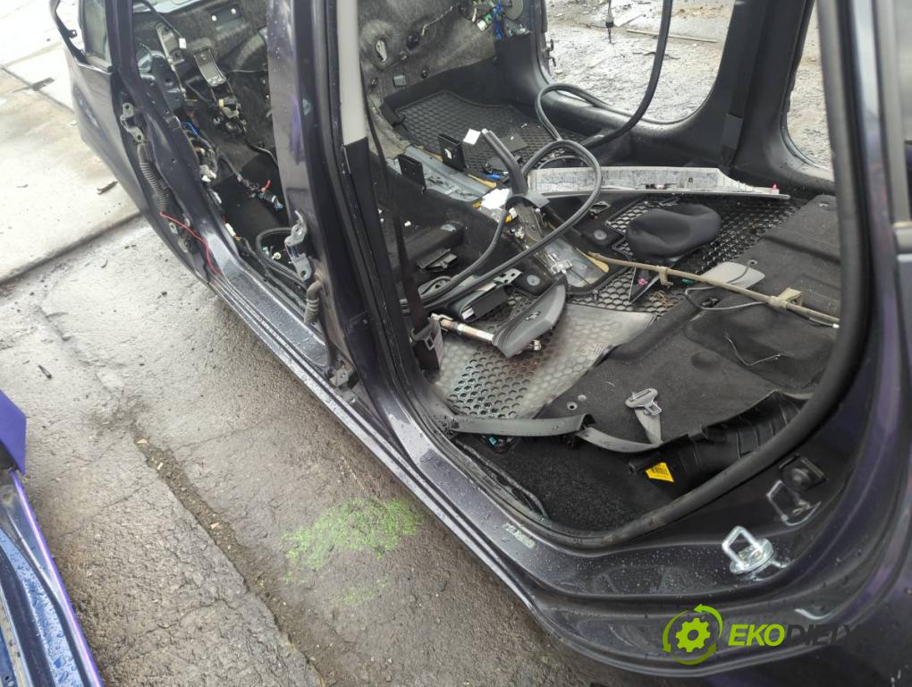 KIA VENGA liftback 2018 66 kW 1.4 CVVT 1396 KAROSERIA ČTVRŤÁK blatník zadní část levý pravý práh střecha PODŁUŻNICA levý pravý