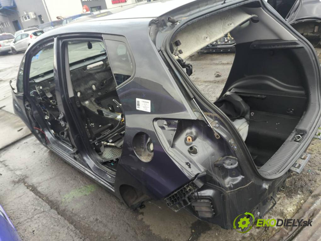 KIA VENGA liftback 2018 66 kW 1.4 CVVT 1396 KAROSERIA ČTVRŤÁK blatník zadní část levý pravý práh střecha PODŁUŻNICA levý pravý