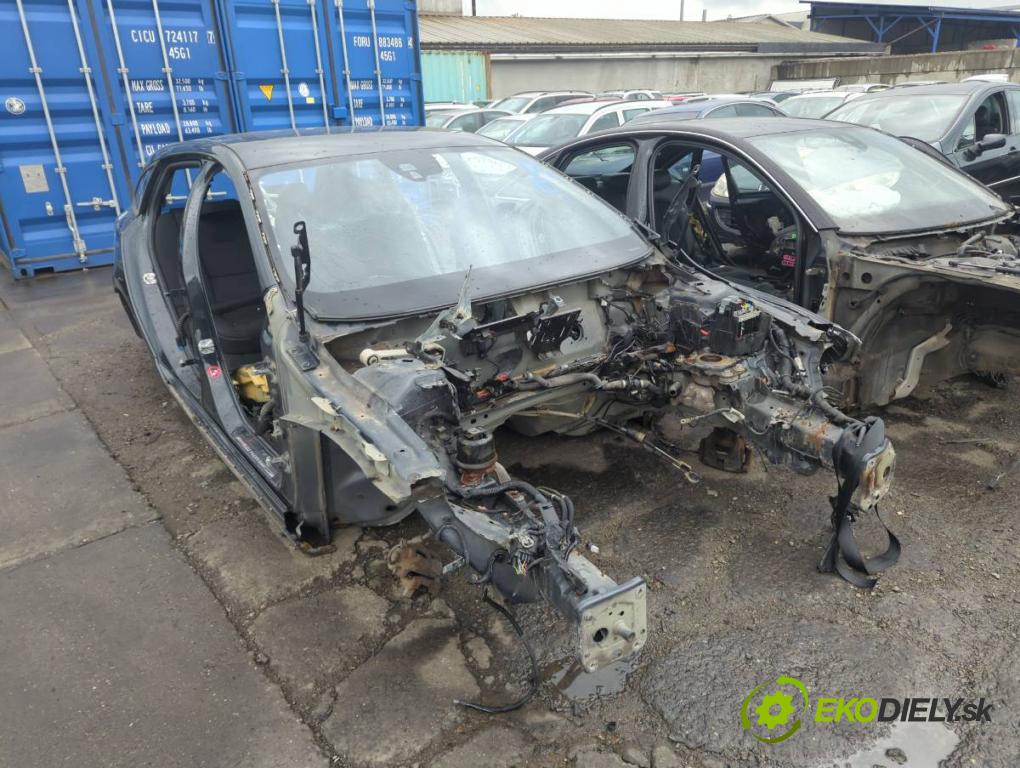 VOLVO V60 I Kombi 2014 133 kW D4 1969 KAROSERIA ČTVRŤÁK blatník zadní část levý pravý práh střecha PODŁUŻNICA levý pravý 