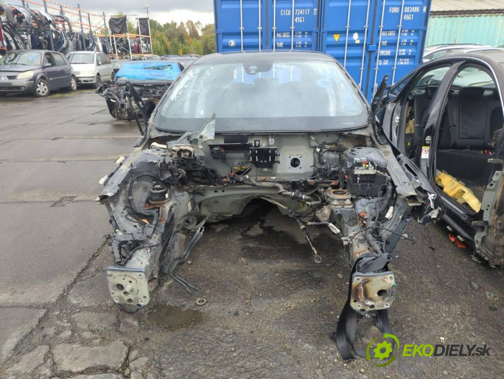 VOLVO V60 I Kombi 2014 133 kW D4 1969 KAROSERIA ČTVRŤÁK blatník zadní část levý pravý práh střecha PODŁUŻNICA levý pravý