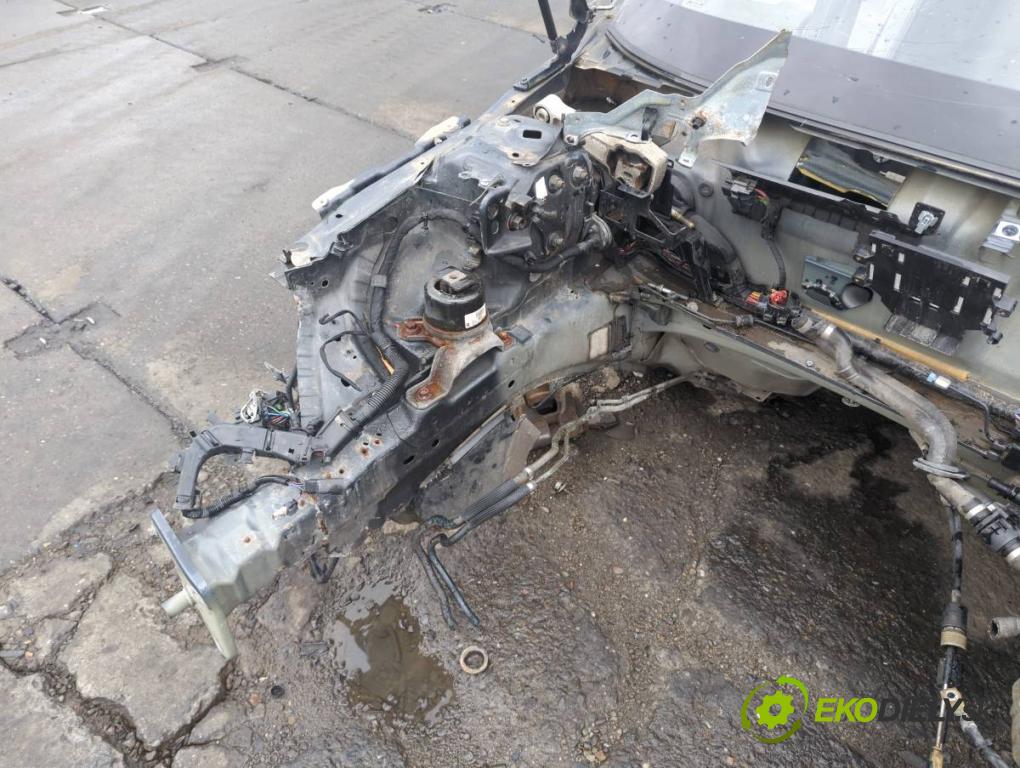 VOLVO V60 I Kombi 2014 133 kW D4 1969 KAROSERIA ČTVRŤÁK blatník zadní část levý pravý práh střecha PODŁUŻNICA levý pravý