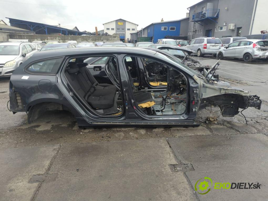 VOLVO V60 I Kombi 2014 133 kW D4 1969 KAROSERIA ČTVRŤÁK blatník zadní část levý pravý práh střecha PODŁUŻNICA levý pravý