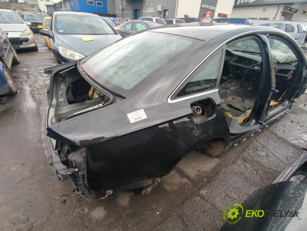 AUDI A6 C7 sedan 2013 150 kW 3.0 TDI quattro 2967 KAROSERIA ČTVRŤÁK blatník zadní část levý pravý práh střecha PODŁUŻNICA levý pravý