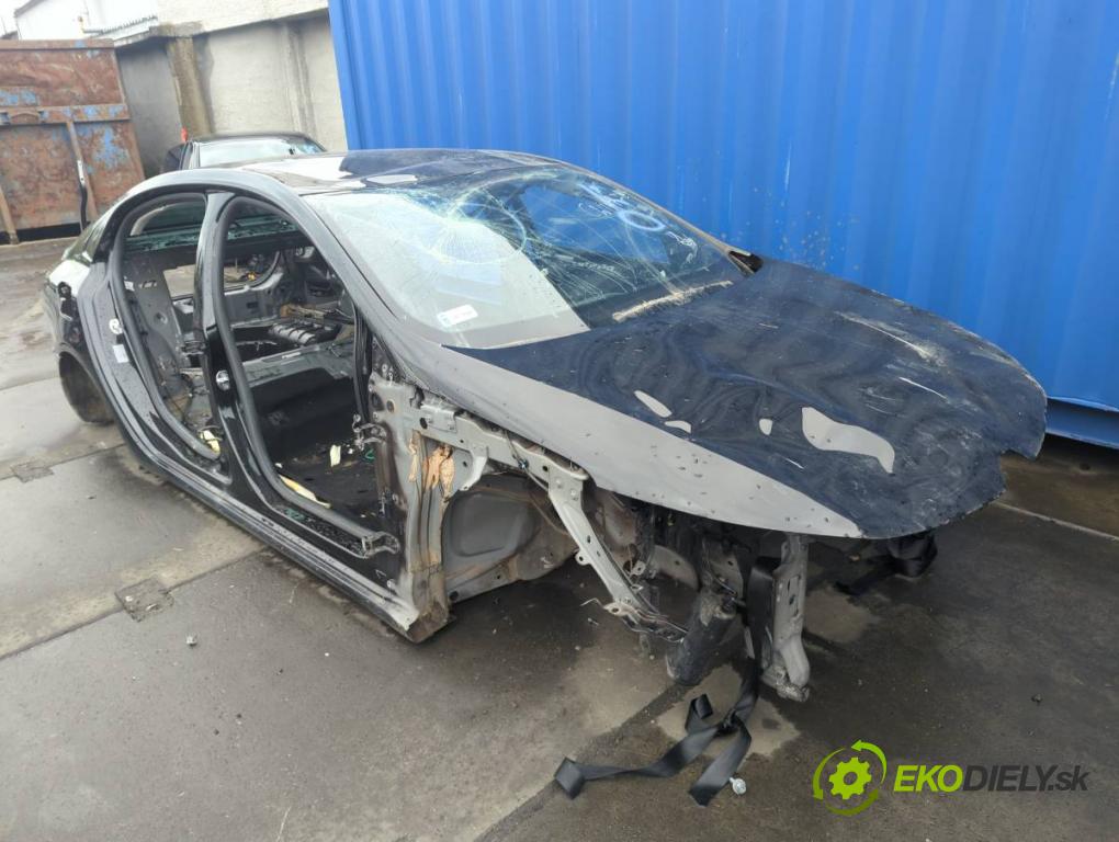 RENAULT MEGANE IV sedan 2019 103 kW 1.3 TCe 140 (LVNB) 1332 KAROSERIA ČTVRŤÁK blatník zadní část levý pravý práh střecha PODŁUŻNICA levý pravý 