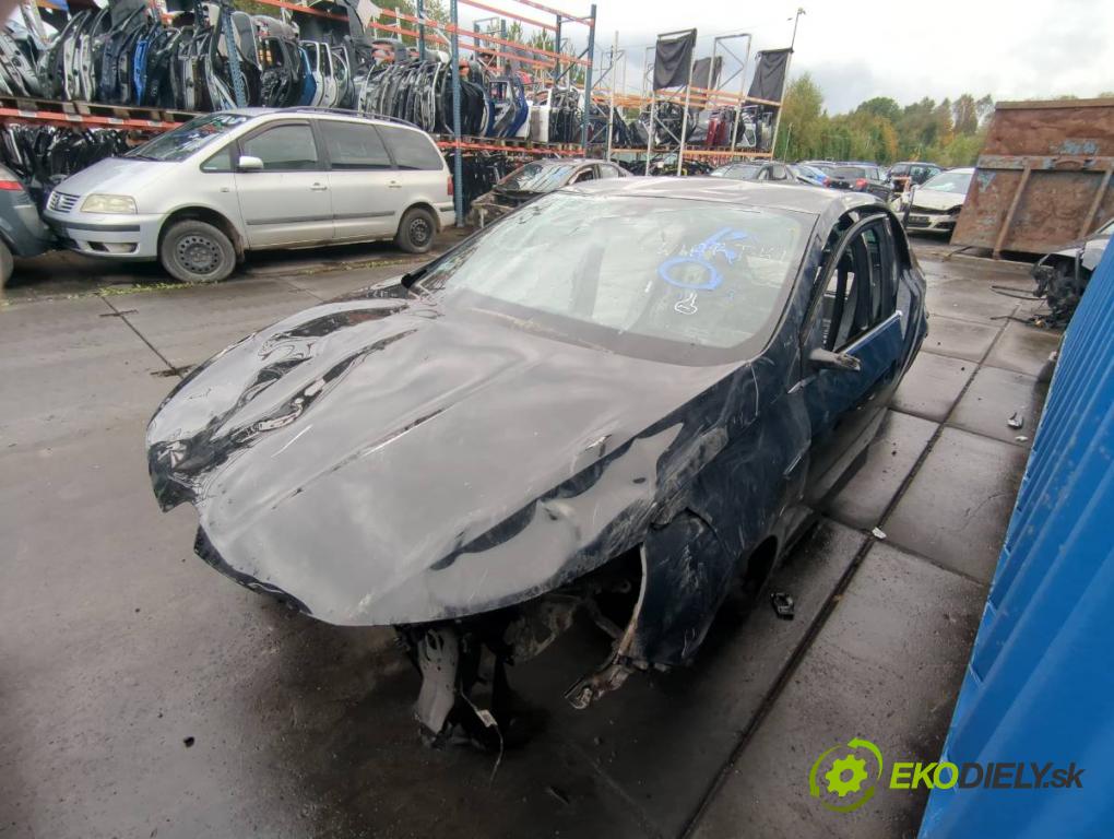 RENAULT MEGANE IV sedan 2019 103 kW 1.3 TCe 140 (LVNB) 1332 KAROSERIA ČTVRŤÁK blatník zadní část levý pravý práh střecha PODŁUŻNICA levý pravý