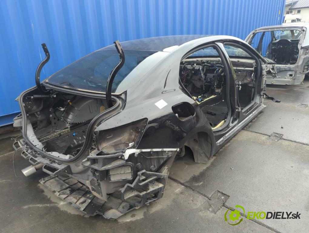 RENAULT MEGANE IV sedan 2019 103 kW 1.3 TCe 140 (LVNB) 1332 KAROSERIA ČTVRŤÁK blatník zadní část levý pravý práh střecha PODŁUŻNICA levý pravý