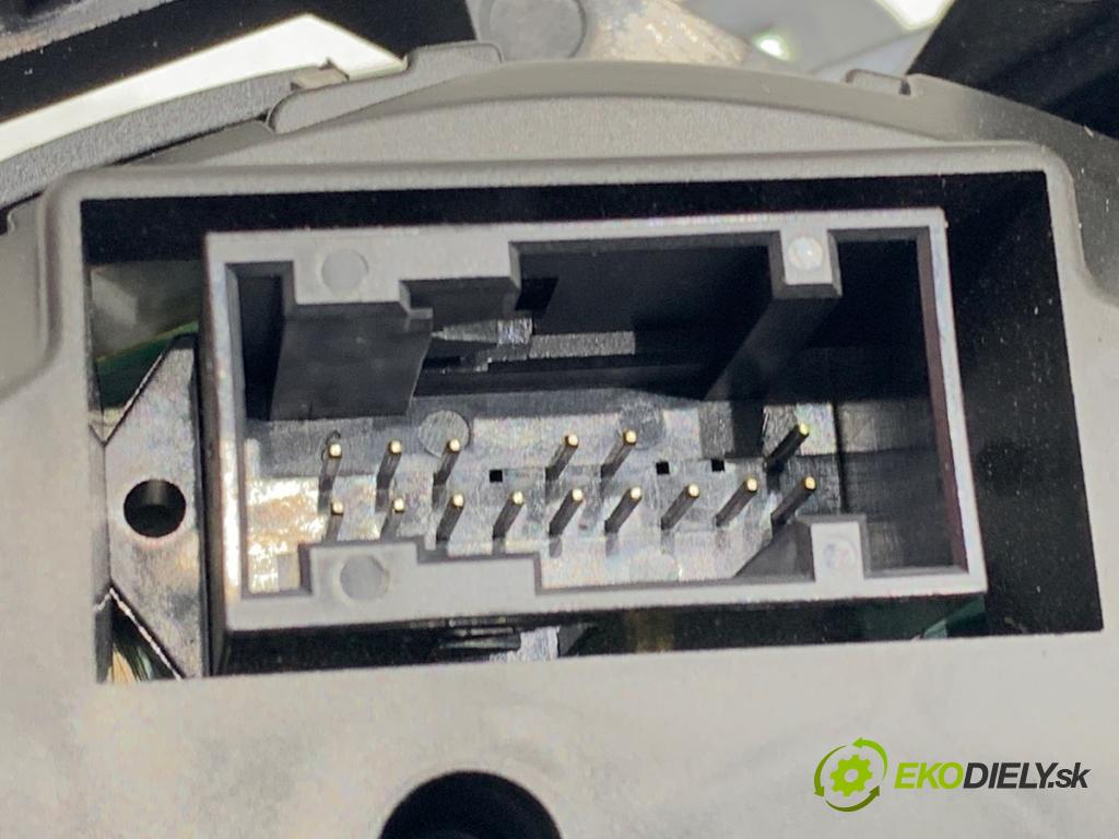 VW GOLF VII liftback 2014 135 kW 2.0 GTD 1968 Prístrojovka 5G6920870A (Prístrojová doska)