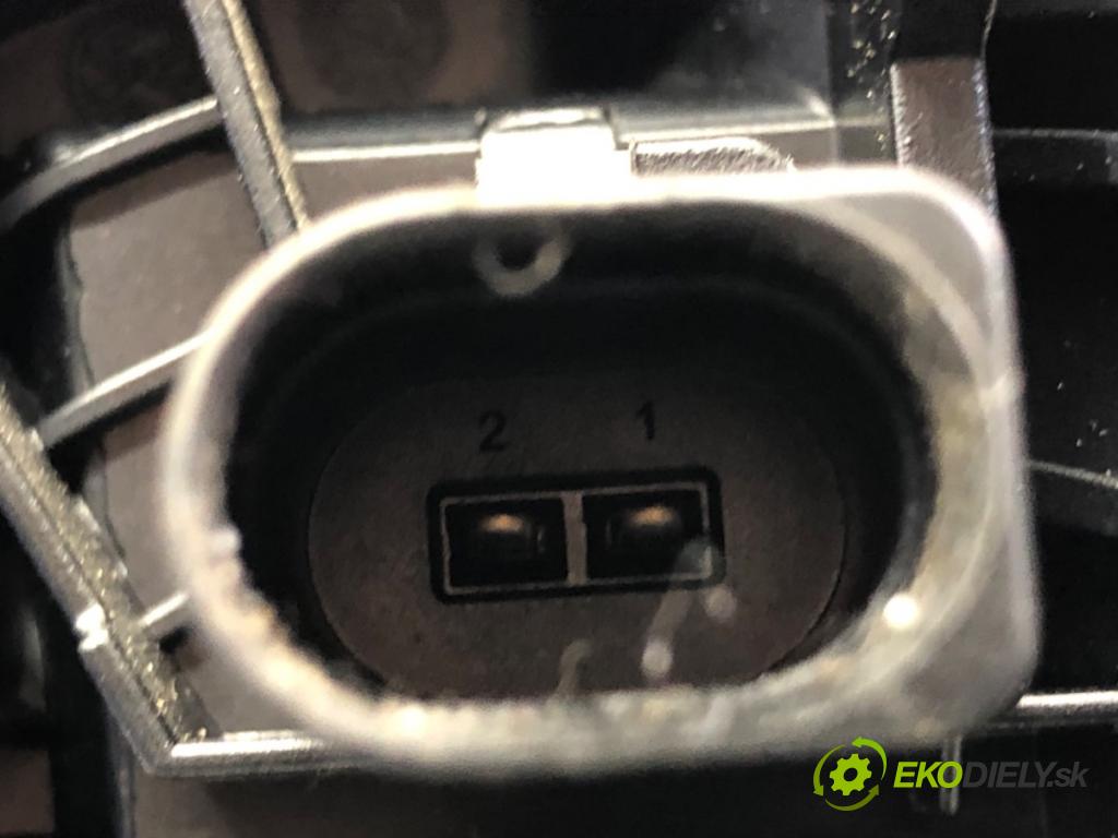 VW GOLF VII liftback 2014 135 kW 2.0 GTD 1968 Kľučka dverí zad 5G0853630J