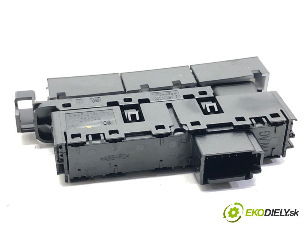 VW GOLF VII liftback 2014 135 kW 2.0 GTD 1968 Panel přepínač 5G1927137P