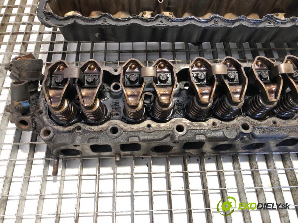 JEEP CHEROKEE XJ samochód terenowy zamknięty 1994 135 kW 4.0 i 3964 Hlava valcov  (Hlava valcov)