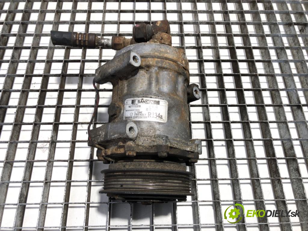 JEEP CHEROKEE XJ samochód terenowy zamknięty 1994 135 kW 4.0 i 3964 Kompresor klimatizácie  (Kompresor klimatizácie)