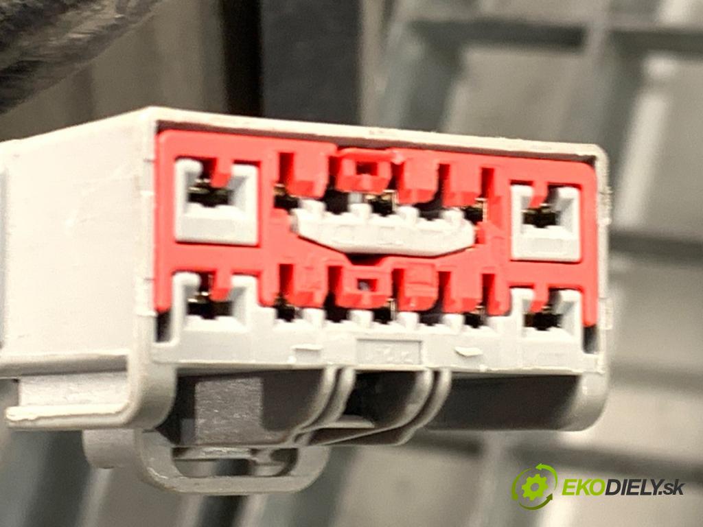 VOLVO V90 II Kombi 2018 110 kW D3 1969 Hák tažné zařízení  (Tažné zařízení)