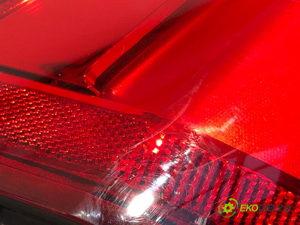VOLVO V90 II Kombi 2018 110 kW D3 1969 Svetlo ľavy zad 32228008
