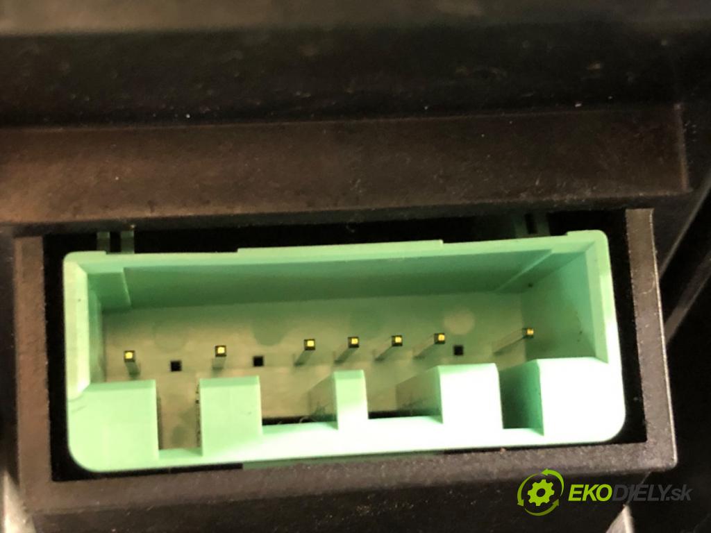 VOLVO V90 II Kombi 2018 110 kW D3 1969 Panel ovládania kúrenia P31398845 (Prepínacie páčky pod volantom)