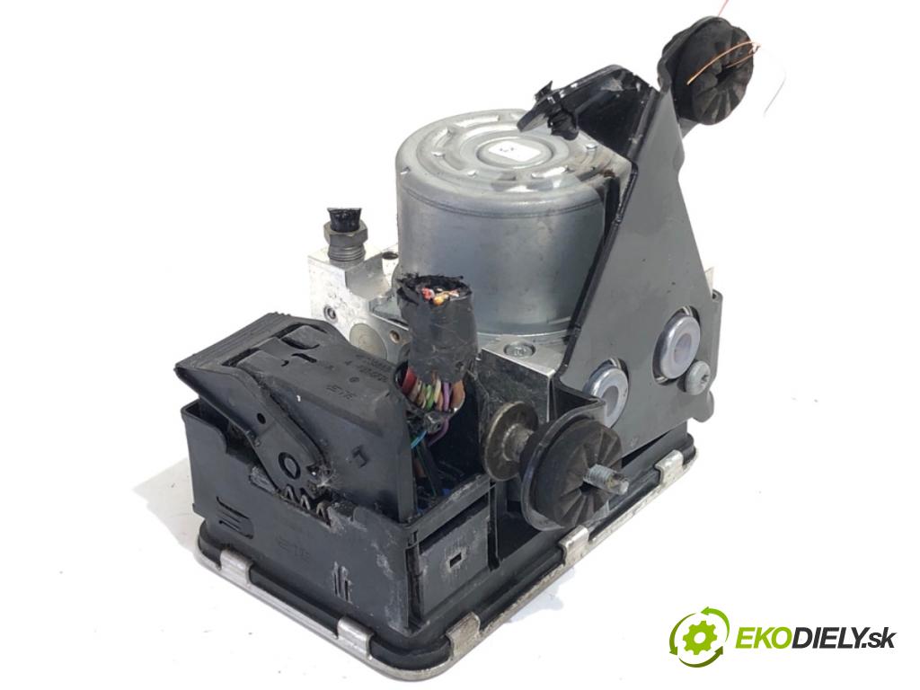 VOLVO V90 II Kombi 2018 110 kW D3 1969 Pumpa ABS P31680101 (Pumpa ABS)