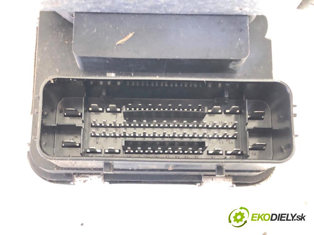 VOLVO V90 II Kombi 2018 110 kW D3 1969 Pumpa ABS P31680101 (Pumpa ABS)