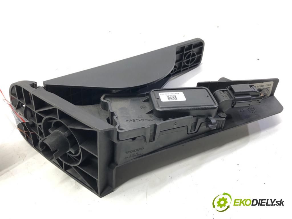 VOLVO V90 II Kombi 2018 110 kW D3 1969 Potenciometer plynu 32212453 (Potenciometer plynového pedálu)