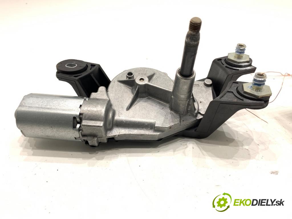 VOLVO V90 II Kombi 2018 110 kW D3 1969 motor stěračů zadní část 31349380