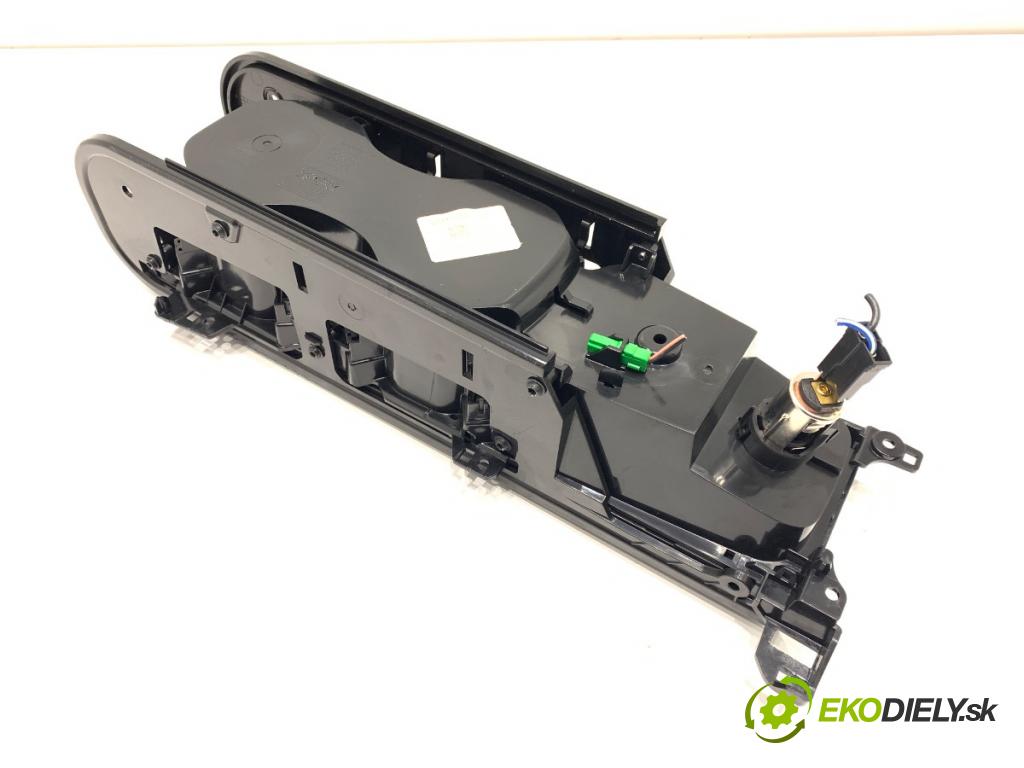 VOLVO V90 II Kombi 2018 110 kW D3 1969 Držiak na nápoje 31497398 (Držiak (úchyt) na nápoje)