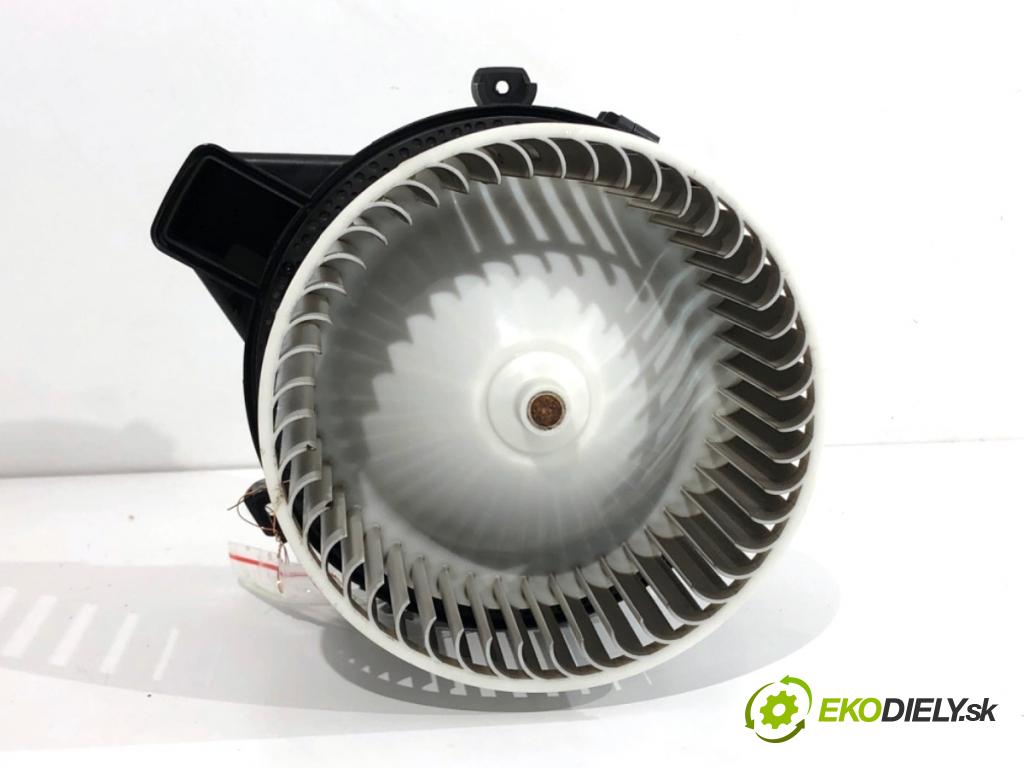 VOLVO V90 II Kombi 2018 110 kW D3 1969 topení F011500123