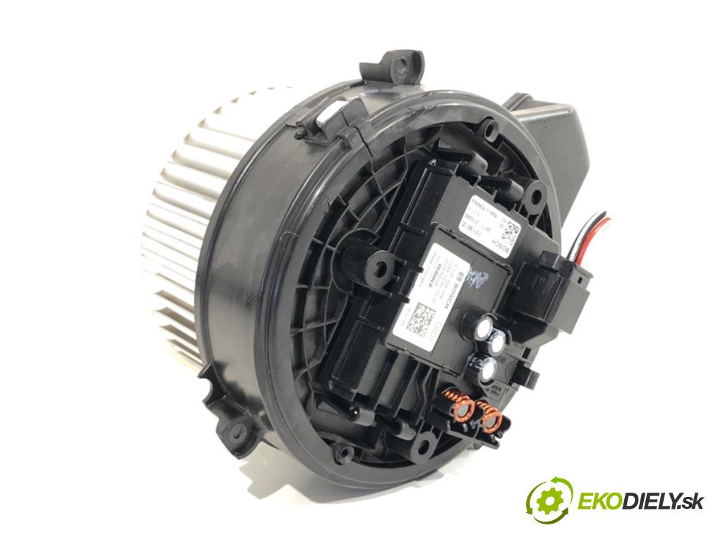 VOLVO V90 II Kombi 2018 110 kW D3 1969 topení F011500123