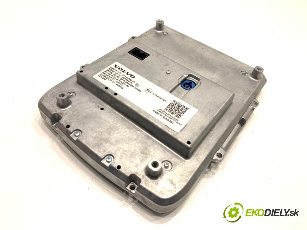 VOLVO V90 II Kombi 2018 110 kW D3 1969 Dislpej 31456506 (Prístrojová doska)