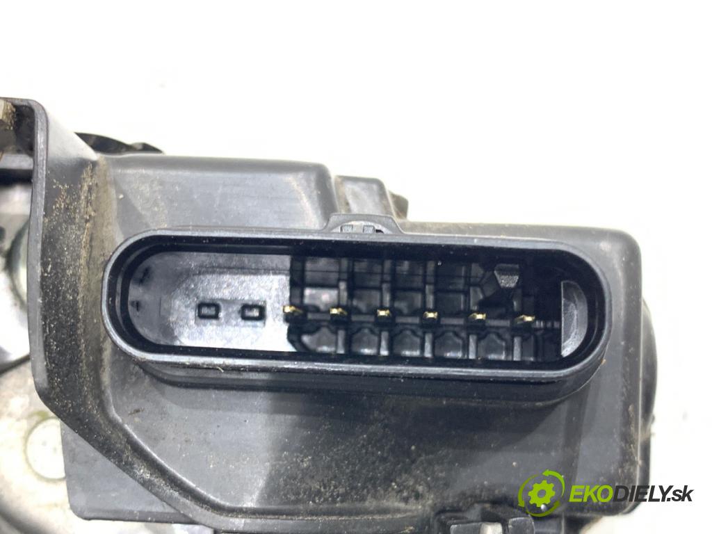 VOLVO V90 II Kombi 2018 110 kW D3 1969 zámok dveře levý zadní část 31462779
