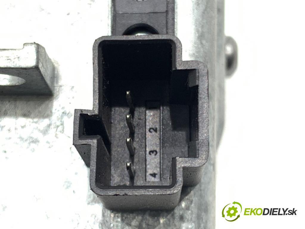 VOLVO V90 II Kombi 2018 110 kW D3 1969 blokáda volantu 31476490 (Riadenie ostatné)