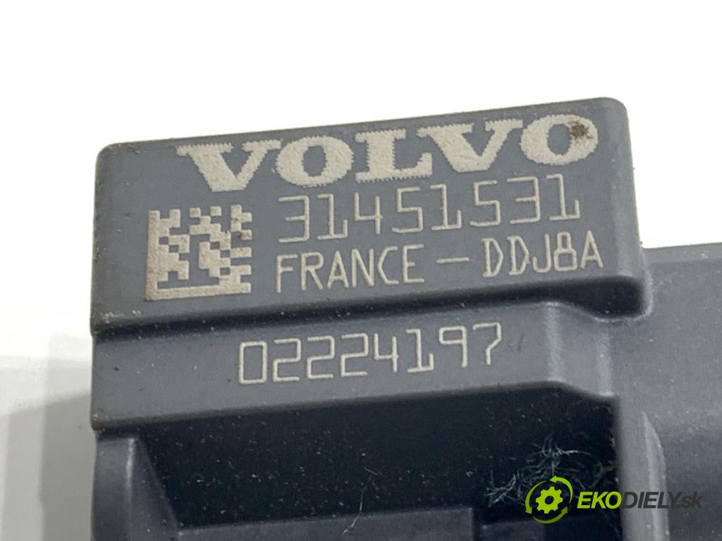 VOLVO V90 II Kombi 2018 110 kW D3 1969 Snímač nárazu 31451531 (Snímač nárazu)