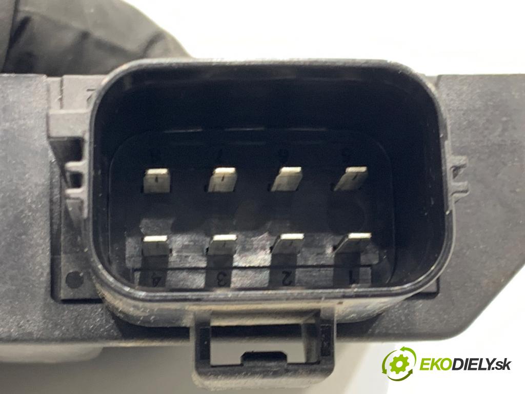 VOLVO V90 II Kombi 2018 110 kW D3 1969 modul pumpy paliva 32203571