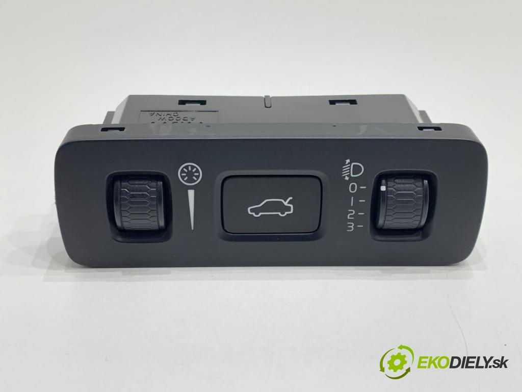 VOLVO V90 II Kombi 2018 110 kW D3 1969 Prepínač otvárania dverí P31443495 (Prepínacie páčky pod volantom)