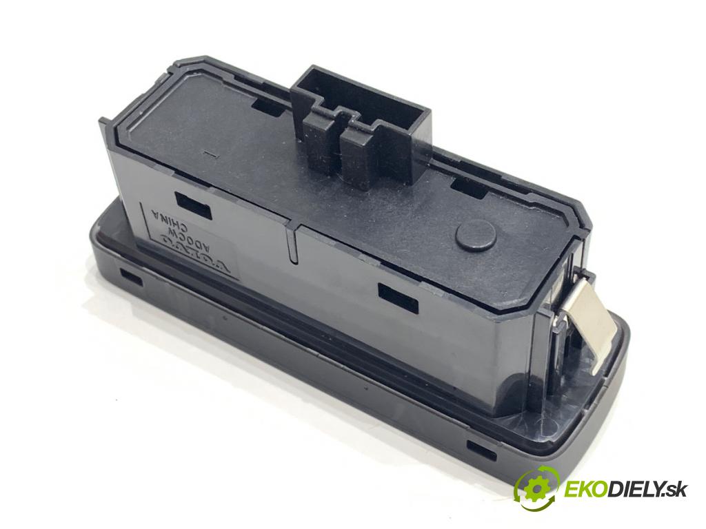 VOLVO V90 II Kombi 2018 110 kW D3 1969 Prepínač otvárania dverí P31443495 (Prepínacie páčky pod volantom)