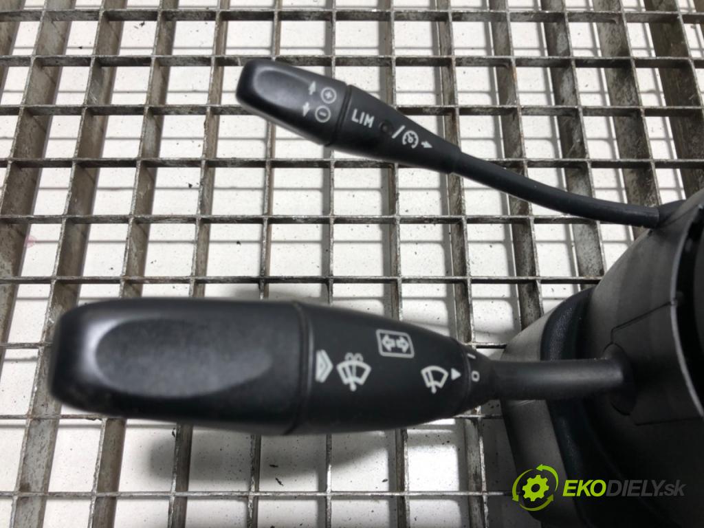 MERCEDES-BENZ W906 Skrzynia 2011 120 kW 216 CDI (906.611, 906.613) 2143 Prepínač kombinovaný A9065402345 (Prepínacie páčky pod volantom)