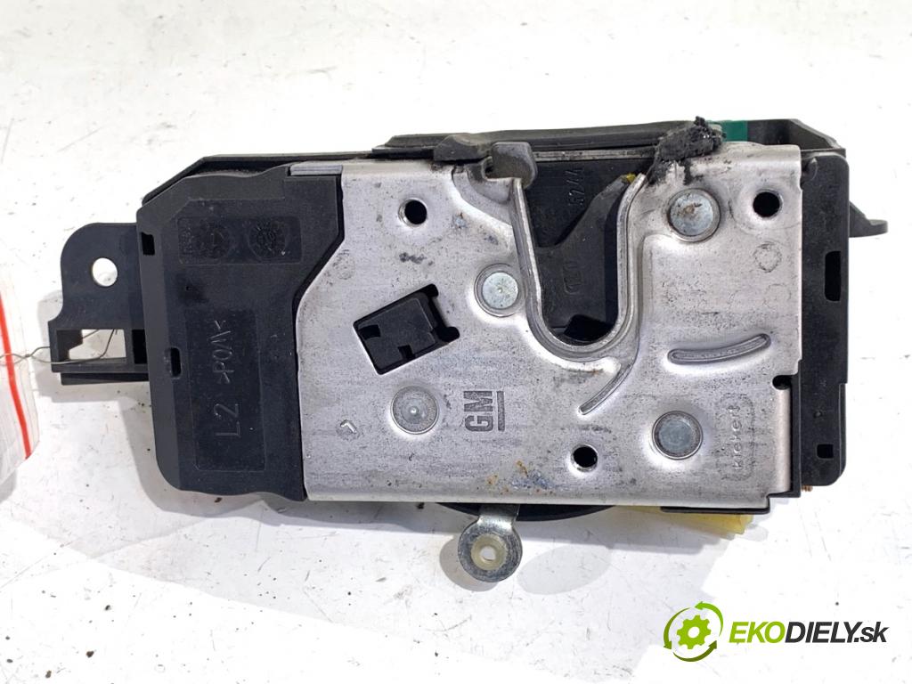 OPEL ASTRA H liftback 2004 66 kW 1.4 (L48) 1364 zámok Dvere ľavy predný 13128111