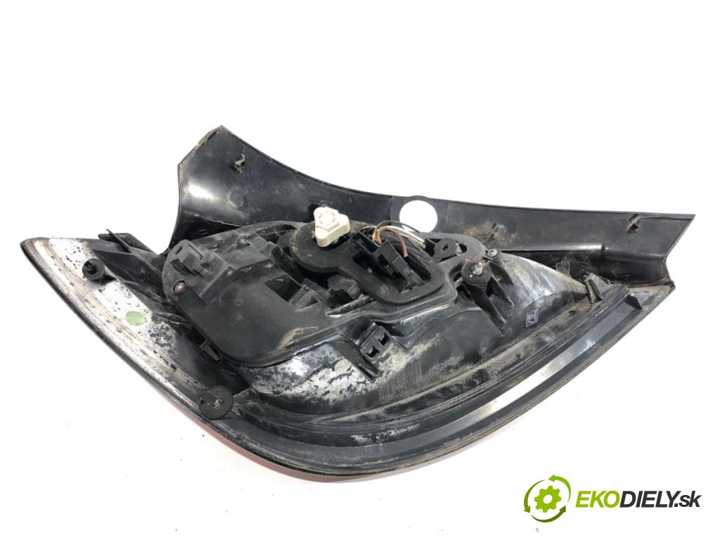 OPEL ASTRA H liftback 2004 66 kW 1.4 (L48) 1364 světlo pravý zadní část 24451837