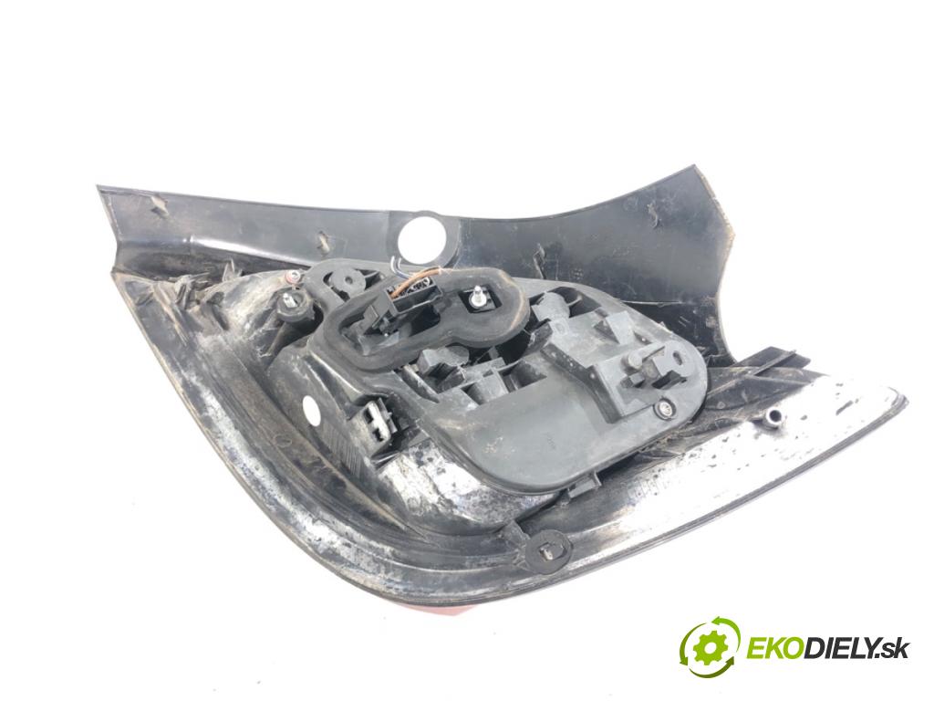 OPEL ASTRA H liftback 2004 66 kW 1.4 (L48) 1364 světlo levý zadní část 24451835