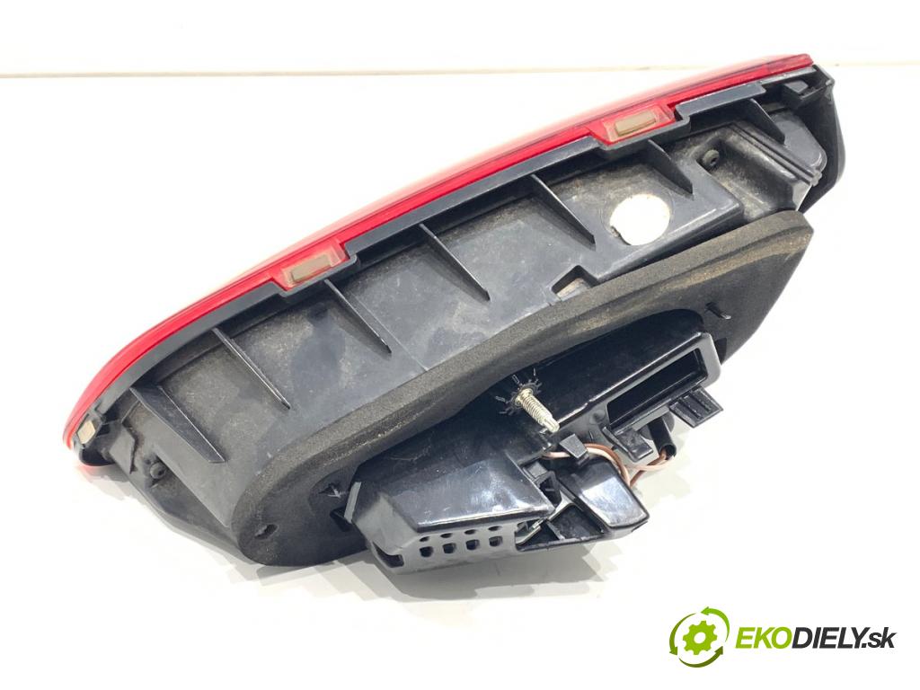 VW GOLF VII liftback 2014 135 kW 2.0 GTD 1968 světlo zadní část levá strana vnitřní 5G0945307F (Klika dveří ostatní)