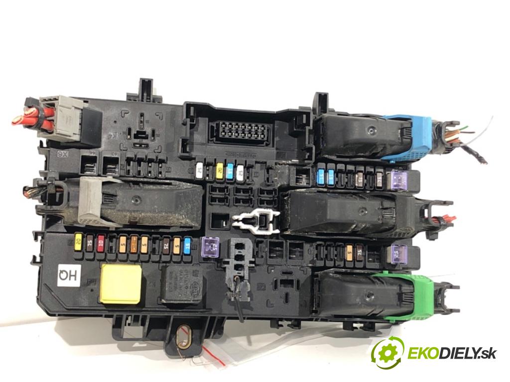 OPEL ZAFIRA B Nadwozie pełne/minivan 2006 88 kW 1.9 CDTI VAN (M75) 1910 modul BSI 13220831 (Pojistková skříňka)