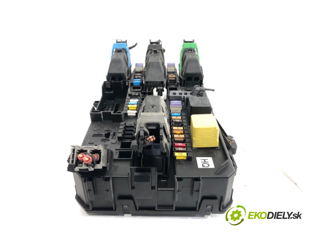 OPEL ZAFIRA B Nadwozie pełne/minivan 2006 88 kW 1.9 CDTI VAN (M75) 1910 modul BSI 13220831 (Pojistková skříňka)