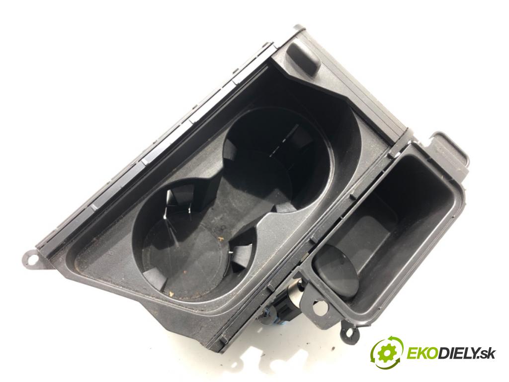 OPEL INSIGNIA A Kombi 2011 118 kW 2.0 CDTI 4x4 (35) 1956 Držiak na nápoje  (Držiak (úchyt) na nápoje)