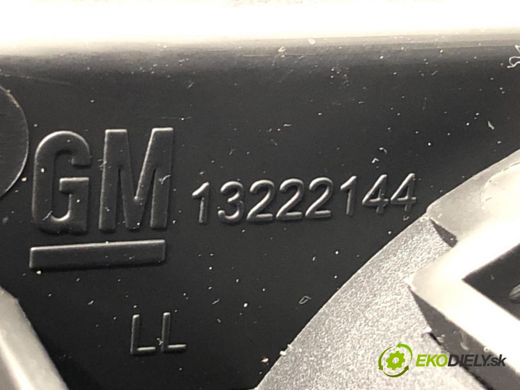 OPEL INSIGNIA A Kombi 2011 118 kW 2.0 CDTI 4x4 (35) 1956 Držiak na nápoje  (Držiak (úchyt) na nápoje)