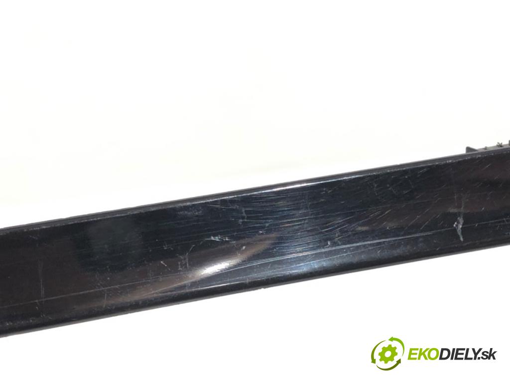 OPEL INSIGNIA A Kombi 2011 118 kW 2.0 CDTI 4x4 (35) 1956 lišty kryt 13221845 13221835 (Lišta)