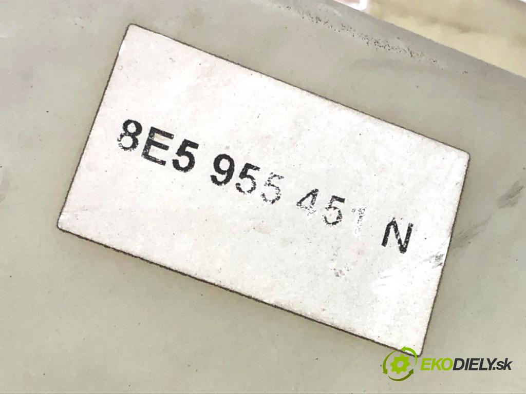 AUDI A4 B6 sedan 2001 132 kW 2.5 TDI quattro 2496 nádržka ostřikovačů 8E5955451N