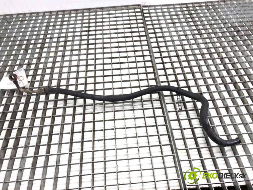 AUDI A4 B6 sedan 2001 132 kW 2.5 TDI quattro 2496 hadica servočerpadlo  (Rúrka servočerpadla)