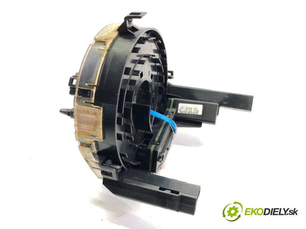 AUDI A4 B6 sedan 2001 132 kW 2.5 TDI quattro 2496 kroužek slimák airbag 8E0953541E (Airbag)