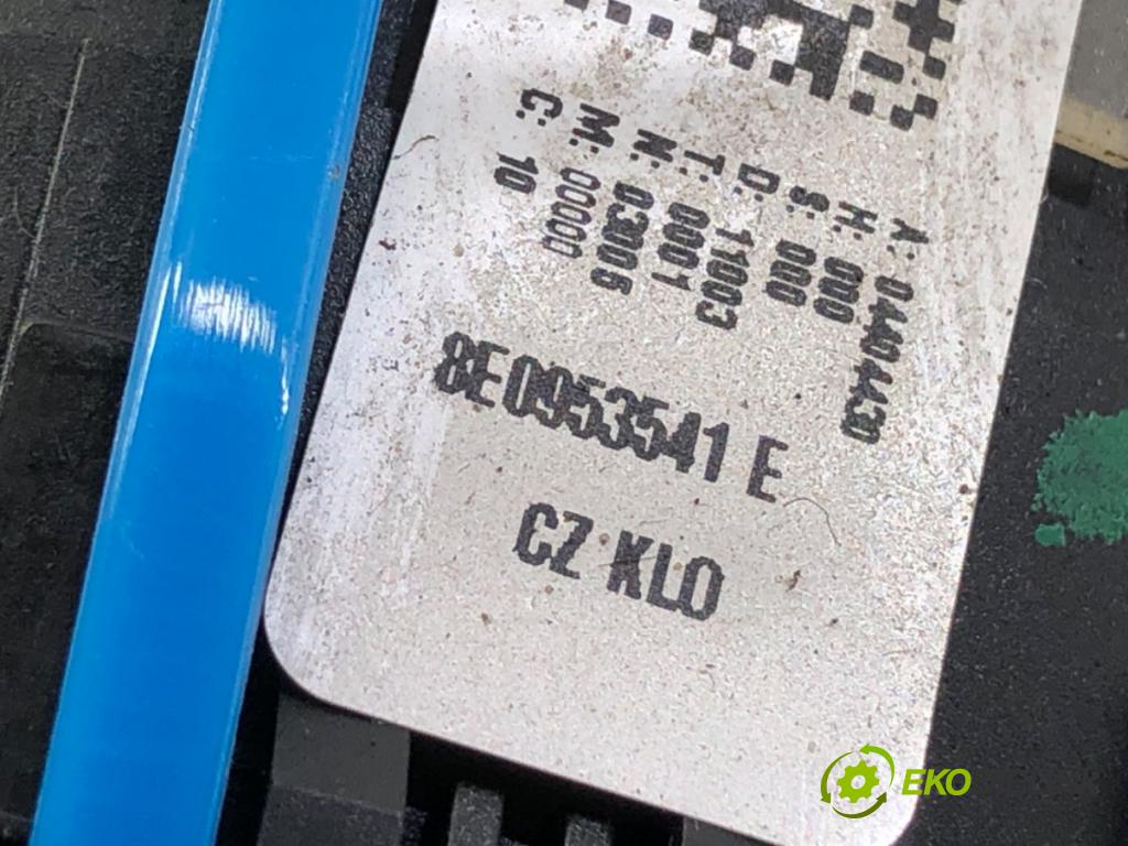 AUDI A4 B6 sedan 2001 132 kW 2.5 TDI quattro 2496 kroužek slimák airbag 8E0953541E (Airbag)