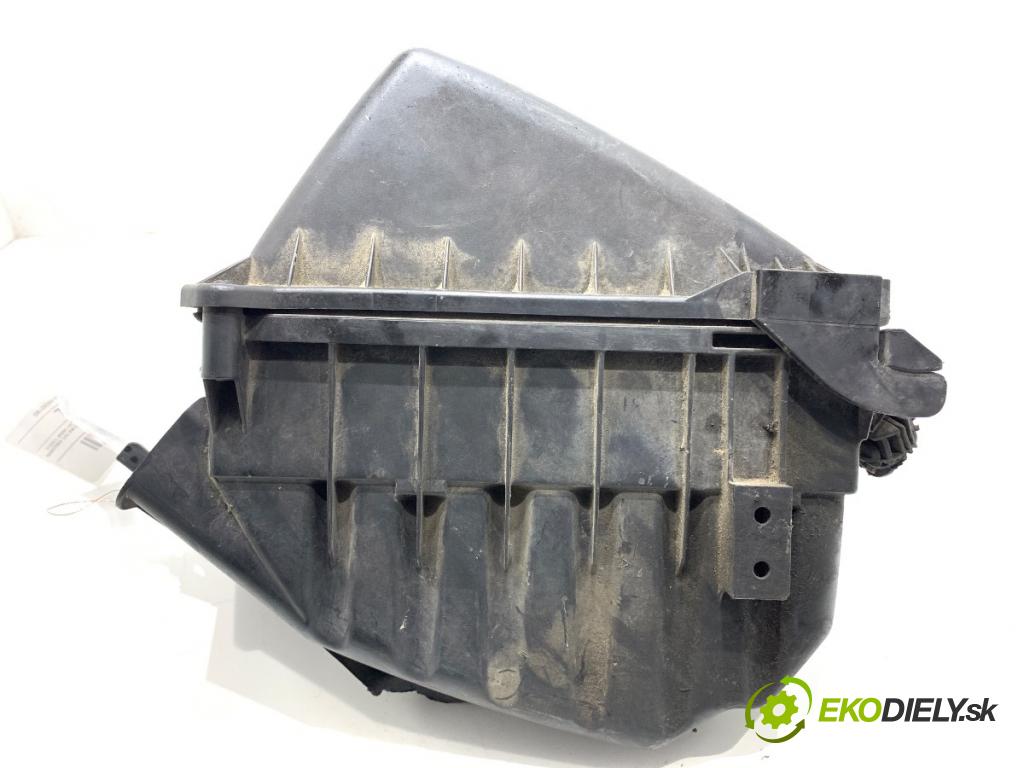AUDI A4 B6 sedan 2001 132 kW 2.5 TDI quattro 2496 obal filtra vzduchu 059000183A (Kryt vzduchového filtru)