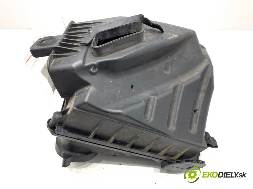 AUDI A4 B6 sedan 2001 132 kW 2.5 TDI quattro 2496 obal filtra vzduchu 059000183A (Kryt vzduchového filtru)