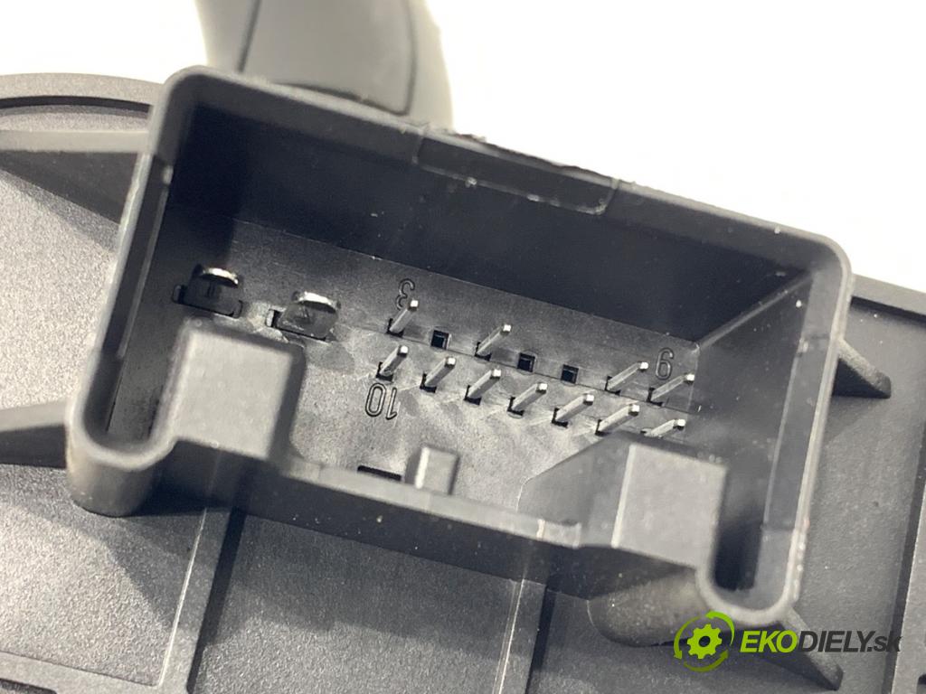 AUDI A4 B6 sedan 2001 132 kW 2.5 TDI quattro 2496 Prepínač kombinovaný 8E0953549N (Prepínacie páčky pod volantom)