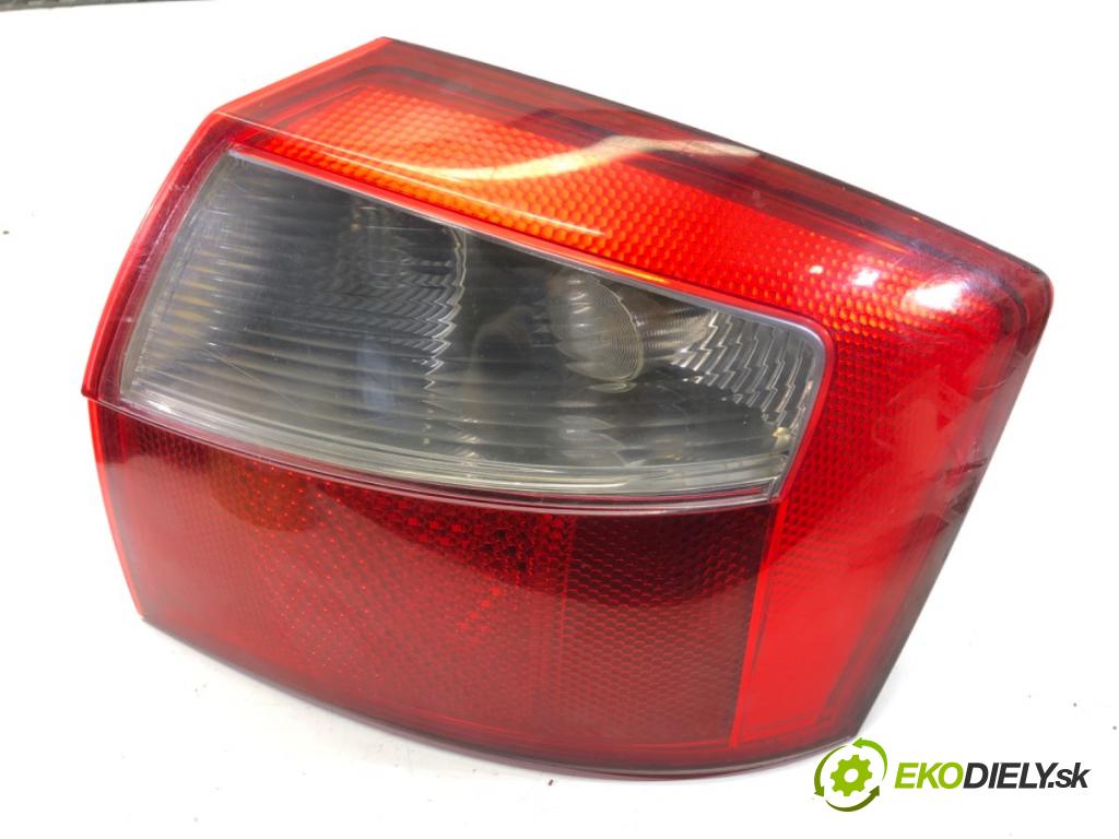 AUDI A4 B6 sedan 2001 132 kW 2.5 TDI quattro 2496 světlo pravý zadní část
